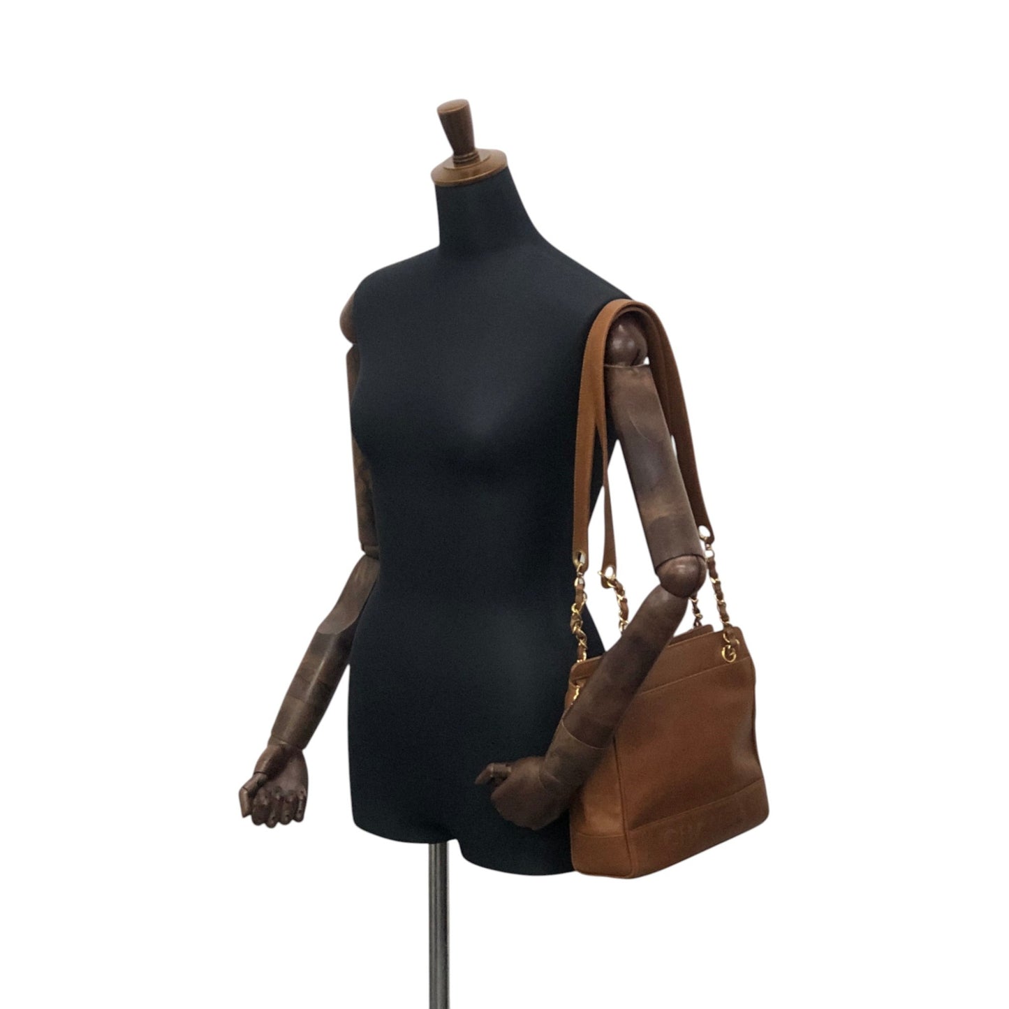 CHANEL Logo Shoulder bag Brown Vintage xufczz
