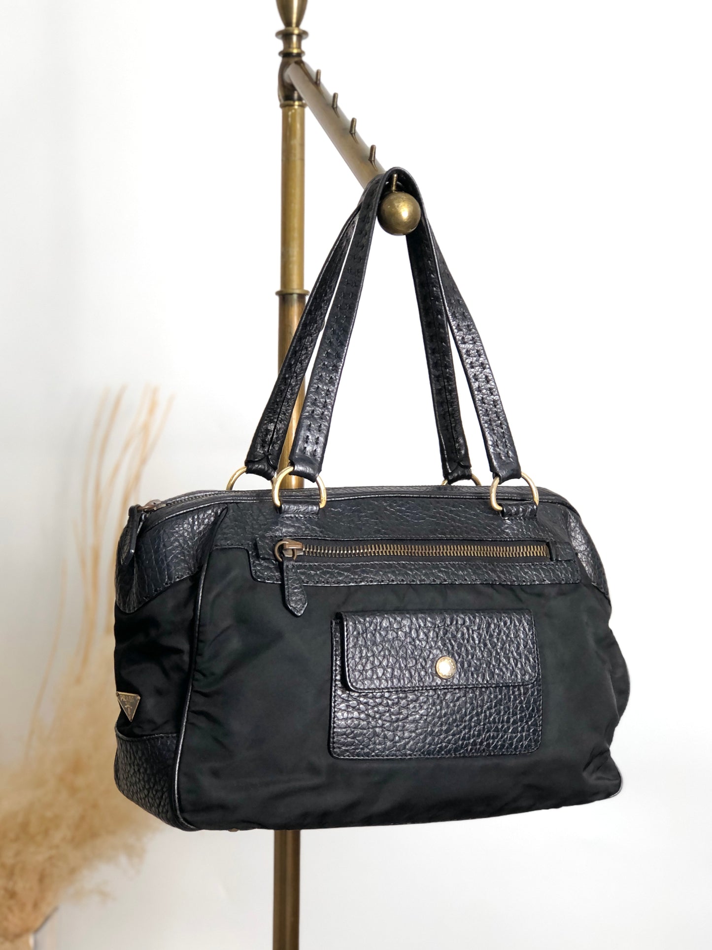 PRADA Triangle Logo Front Pocket Totebag Black Vintage 8vzd5r