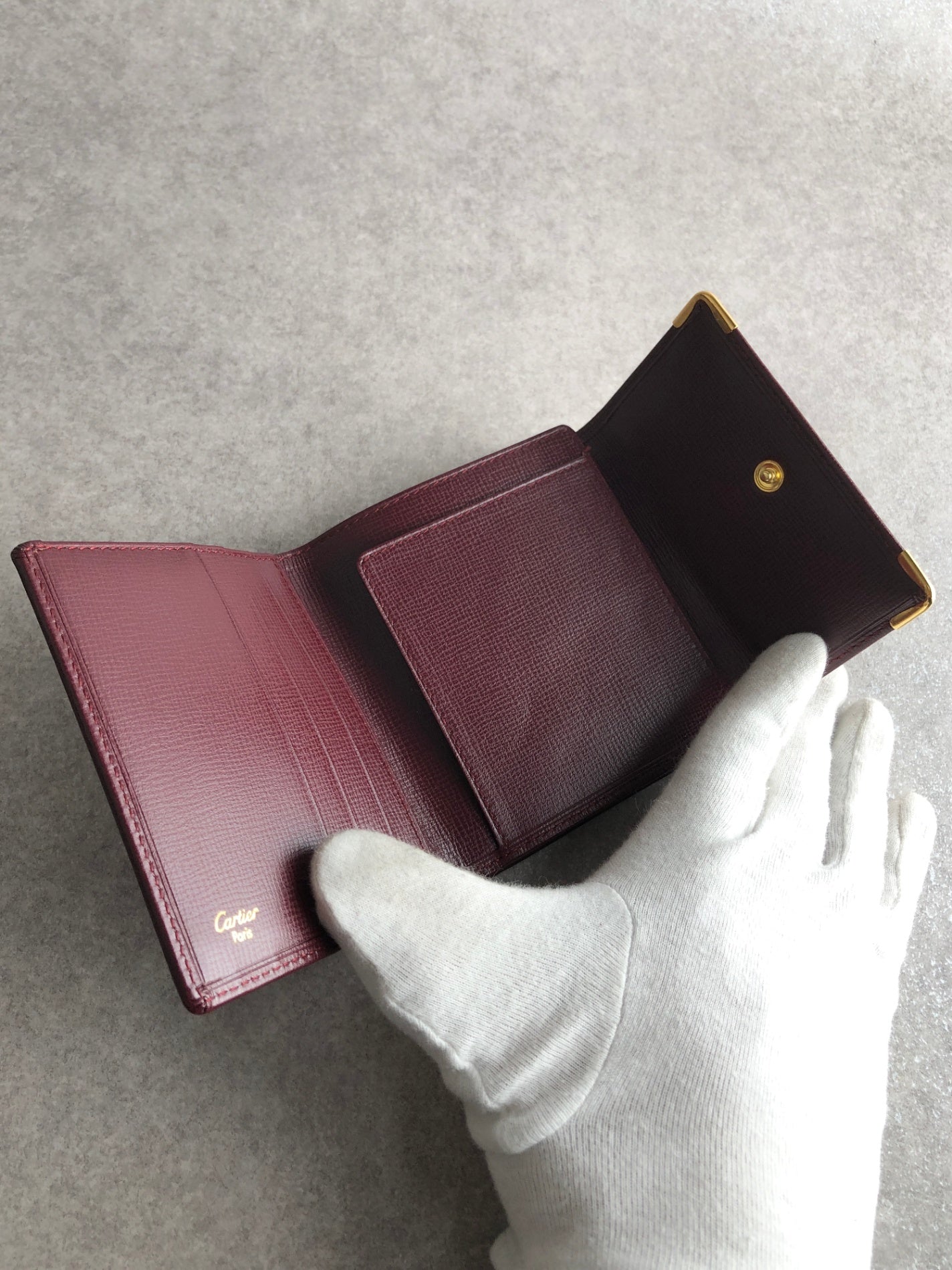 Cartier Logo Embossed Metal Clasp Trifold Wallet Bordeaux Vintage aimae8