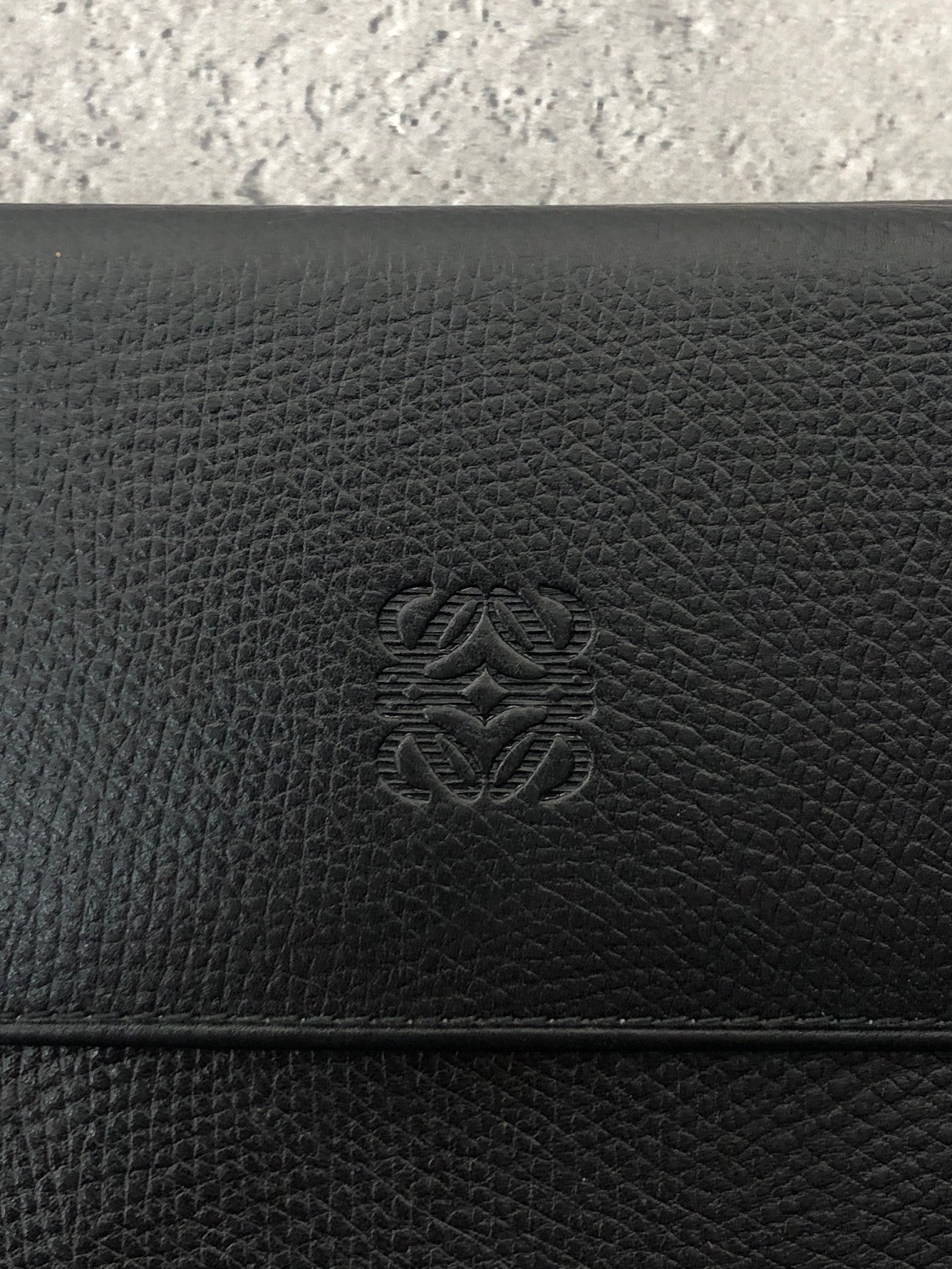 LOEWE Anagram Logo Leather Trifold Wallet Black Vintage i27f3r