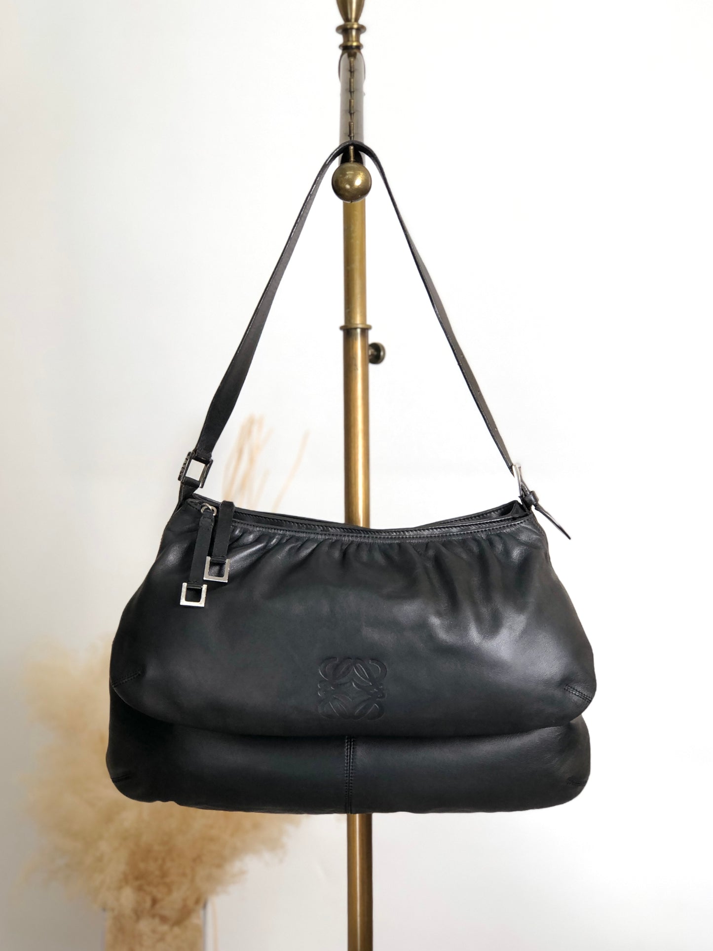 LOEWE Anagram Shoulder bag Black Vintage ymu5m6