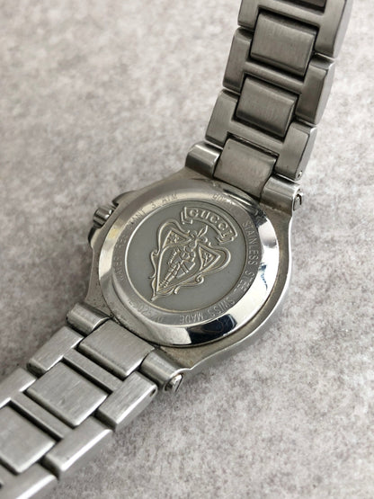 GUCCI Logo Watch Silver×Black 9040L Vintage fdpzxa