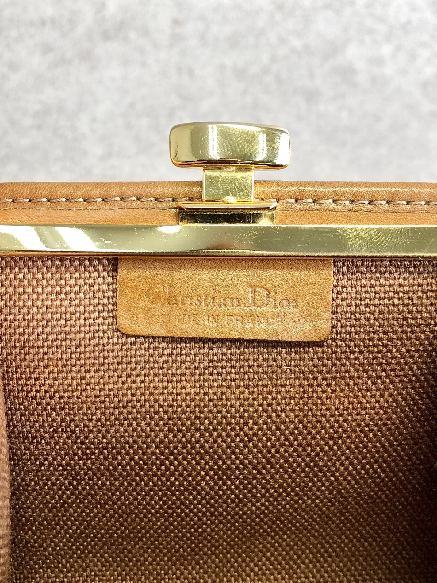 Christian Dior Trotter Honeycomb Pattern Metal Clasp Coin Purse Beige Vintage cmy3yp