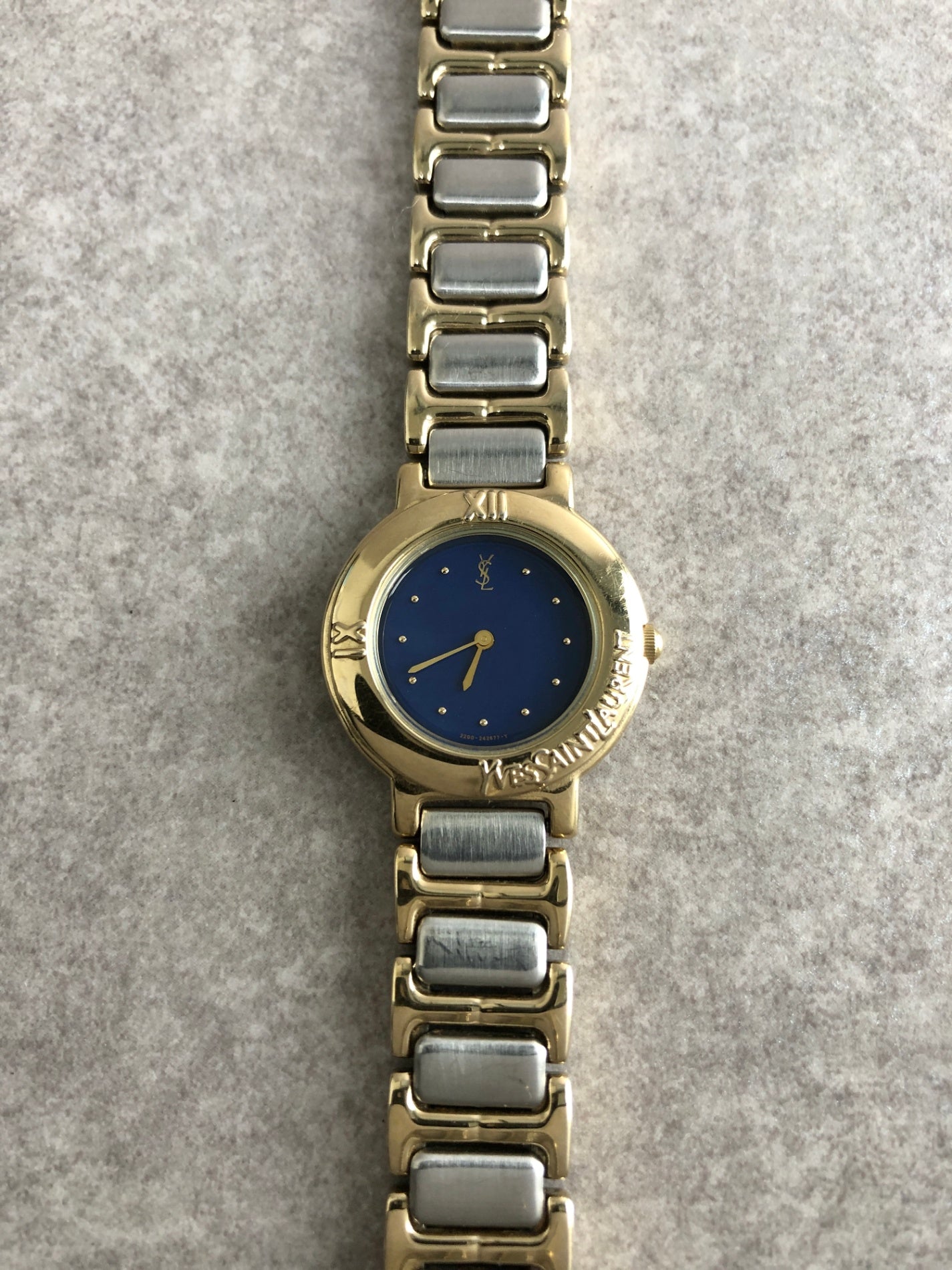 Yves Saint Laurent YSL Logo Quartz Watch Silver×Gold 2200-229789 Vintage 84wevi