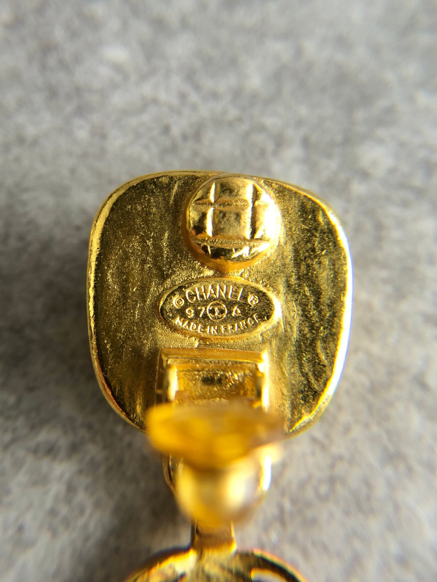 CHANEL Coco Mark Earrings Gold Vintage fhdf5m