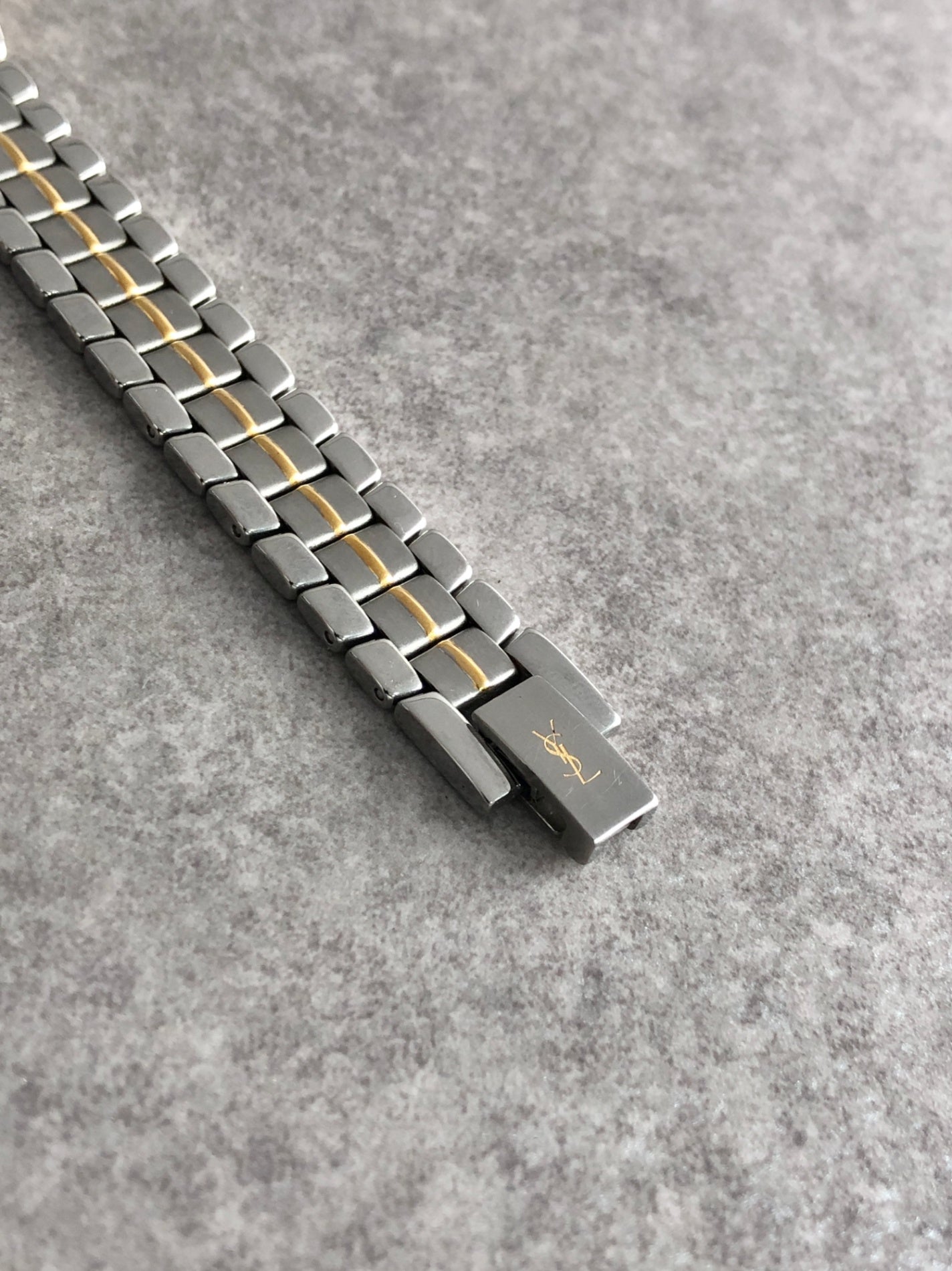 Yves Saint Laurent YSL Logo Quartz Watch Silver 5420-F44557 Vintage gp374e