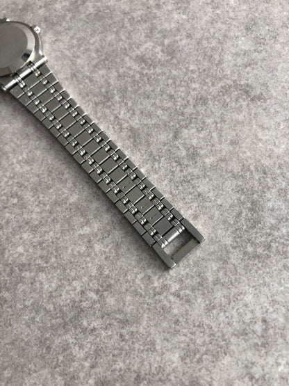 GUCCI Logo Watch Silver 9100L Vintage g8dhxw