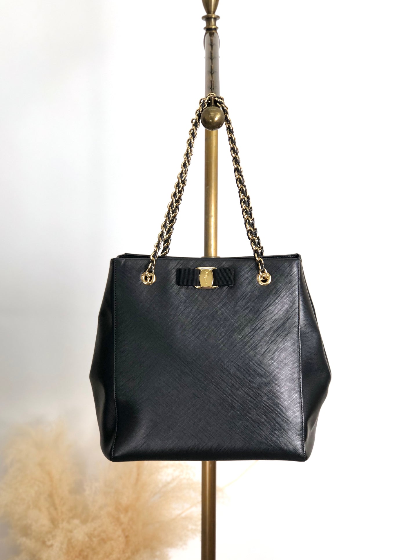 Salvatore Ferragamo Vala Ribbon Chain Totebag Black Vintage p52xmz