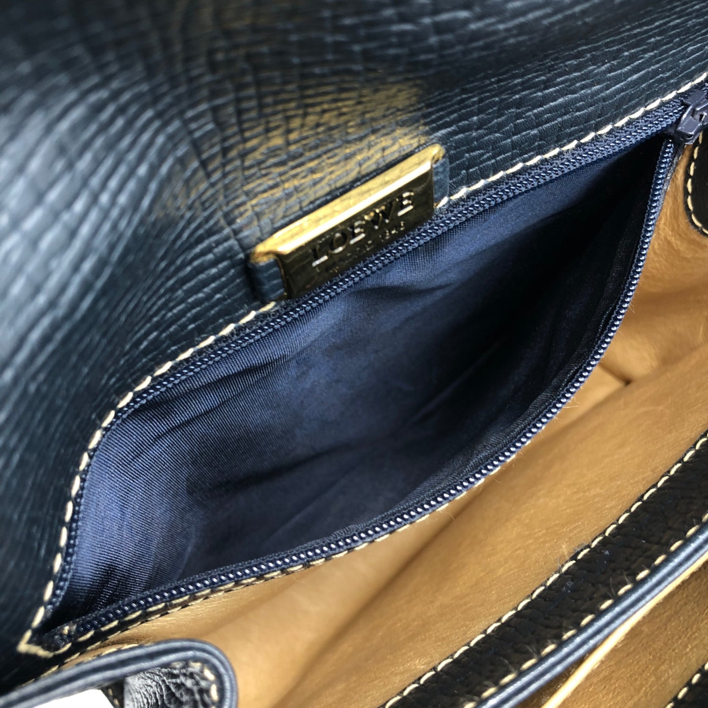 LOEWE Turn Lock Shoulder bag Navy Vintage spwcd3