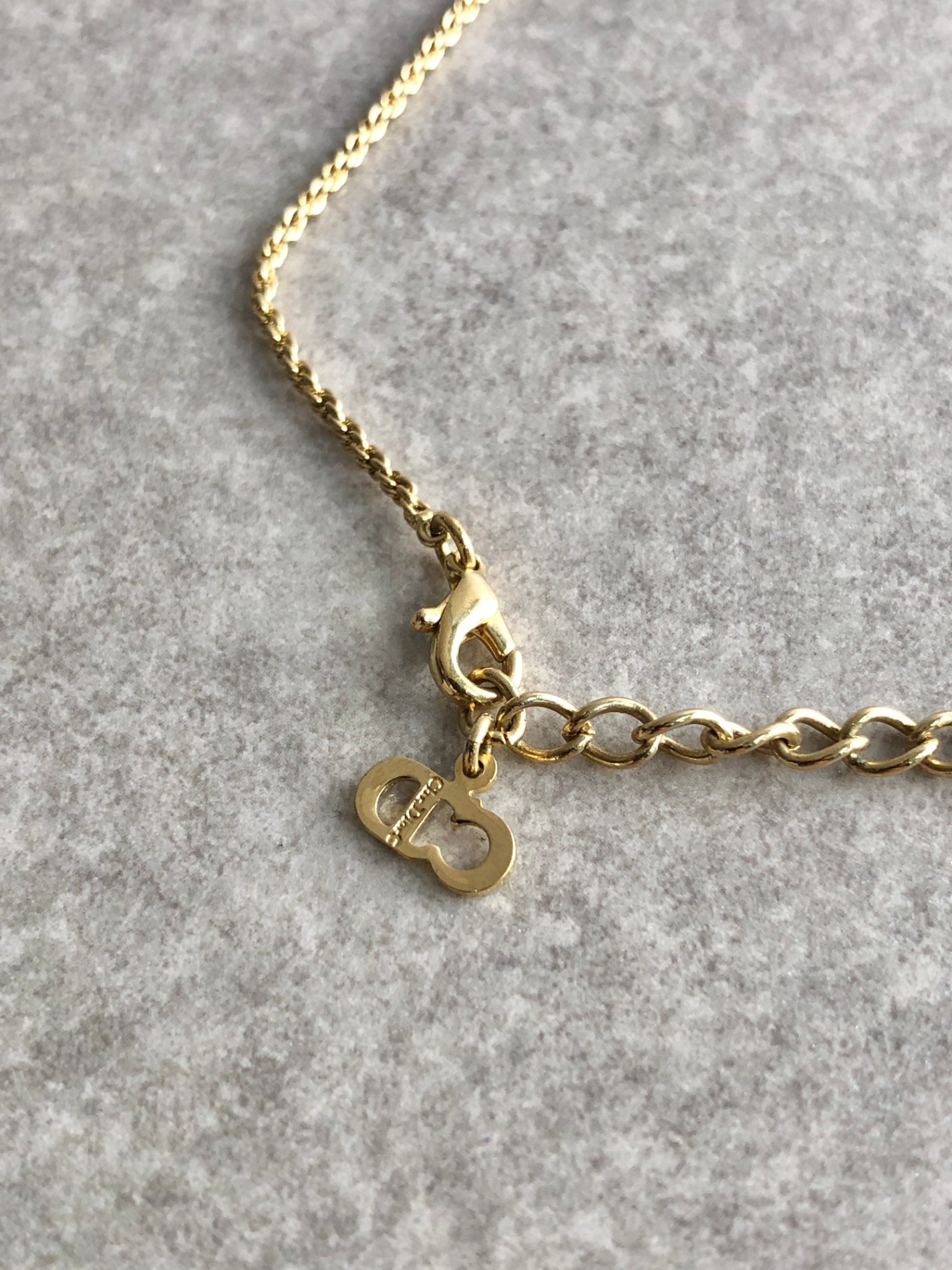 Christian Dior CD Logo Necklace Gold Vintage vhi2zs