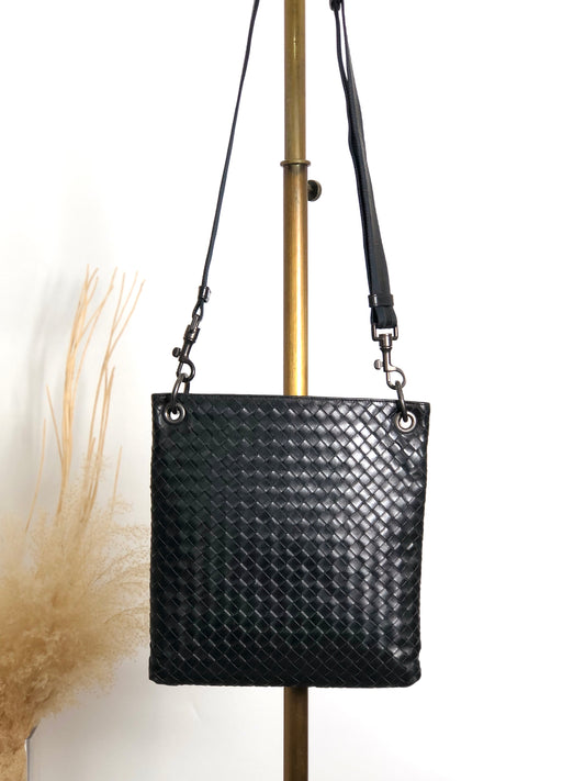 Bottega Veneta Intrecciato Shoulder bag Black Vintage zn3au7