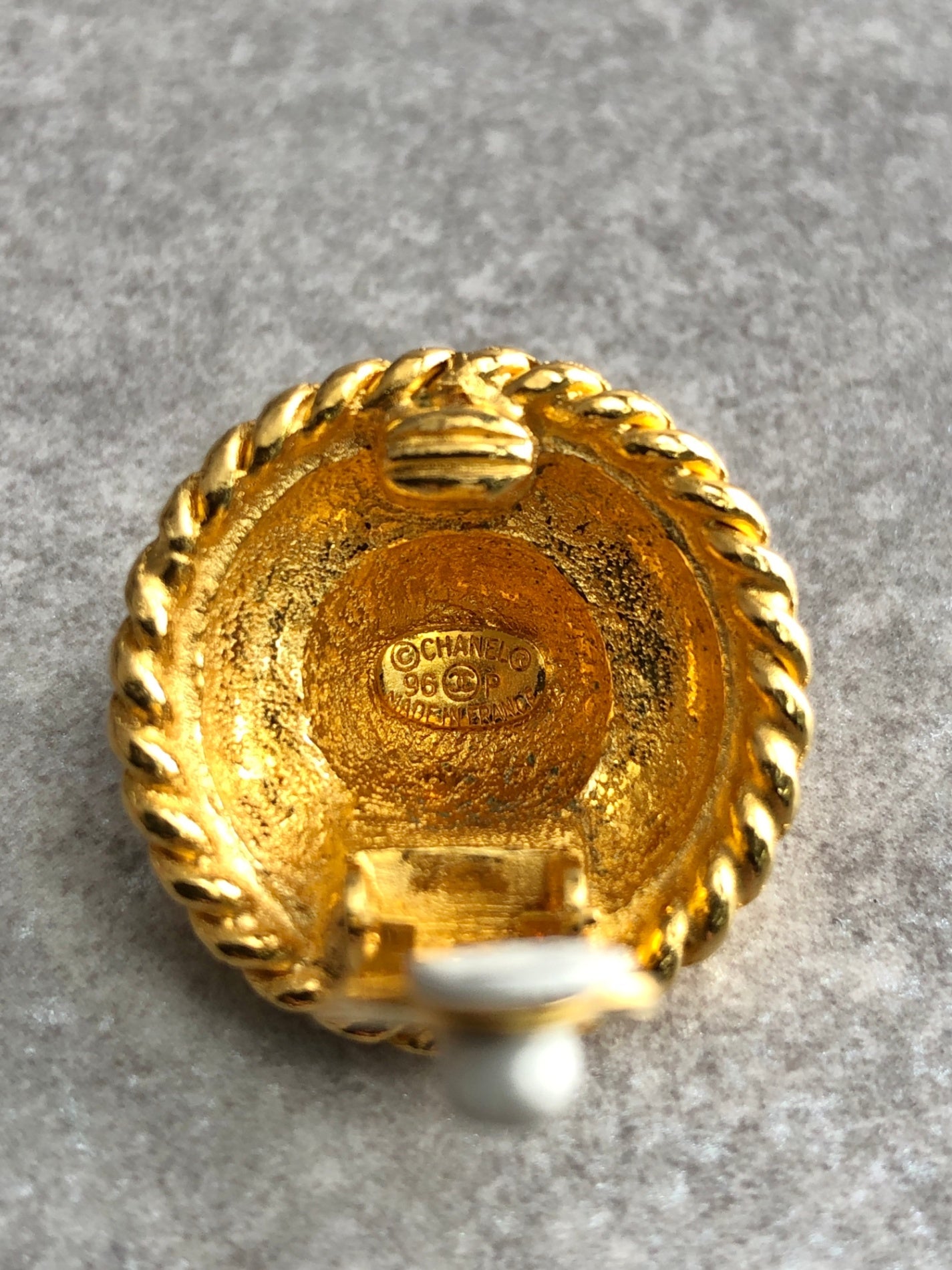 CHANEL Logo Earrings Gold Vintage skd4yf