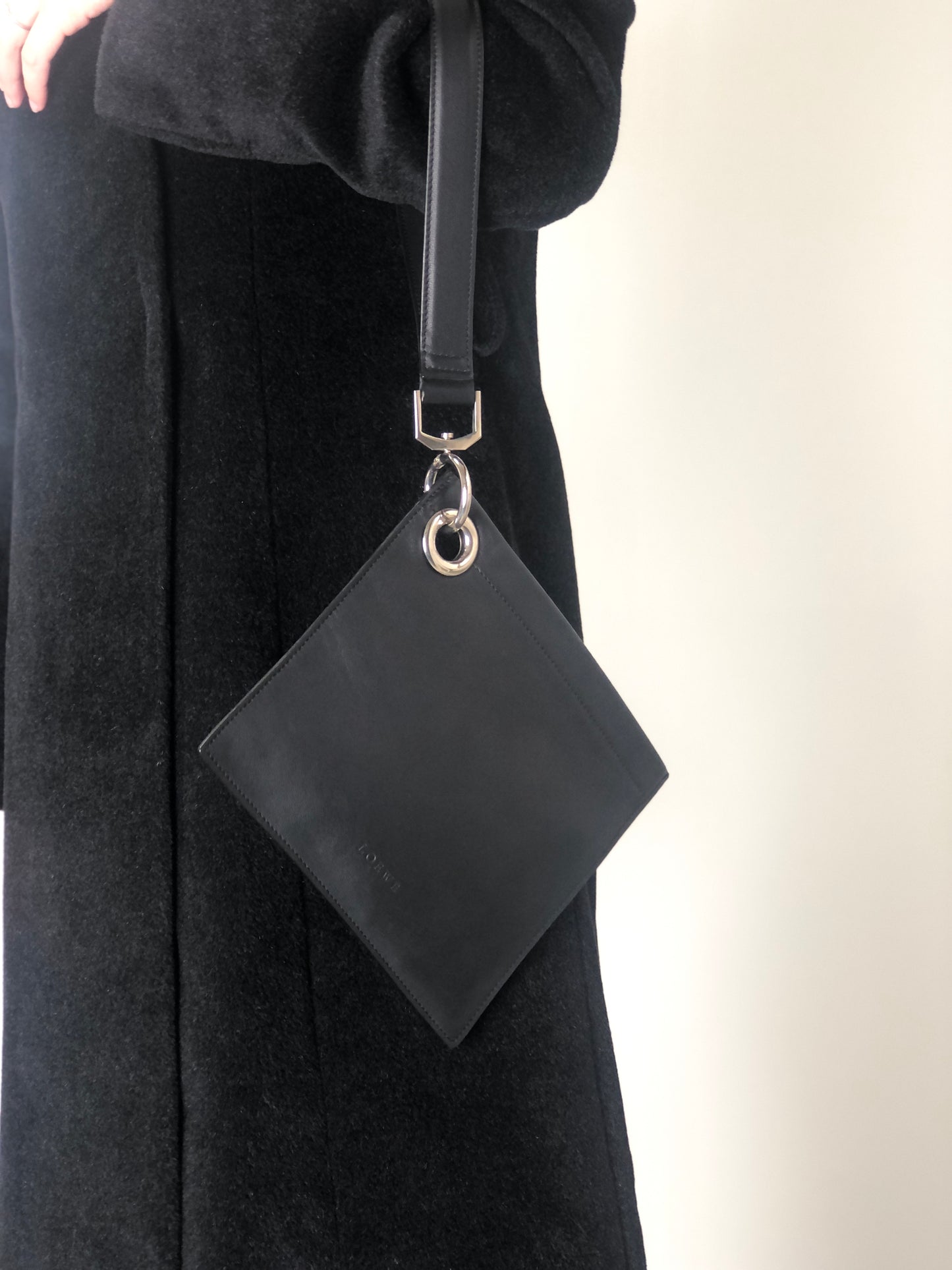 LOEWE Logo Embossed Pouch Black Vintage 2w2ru5