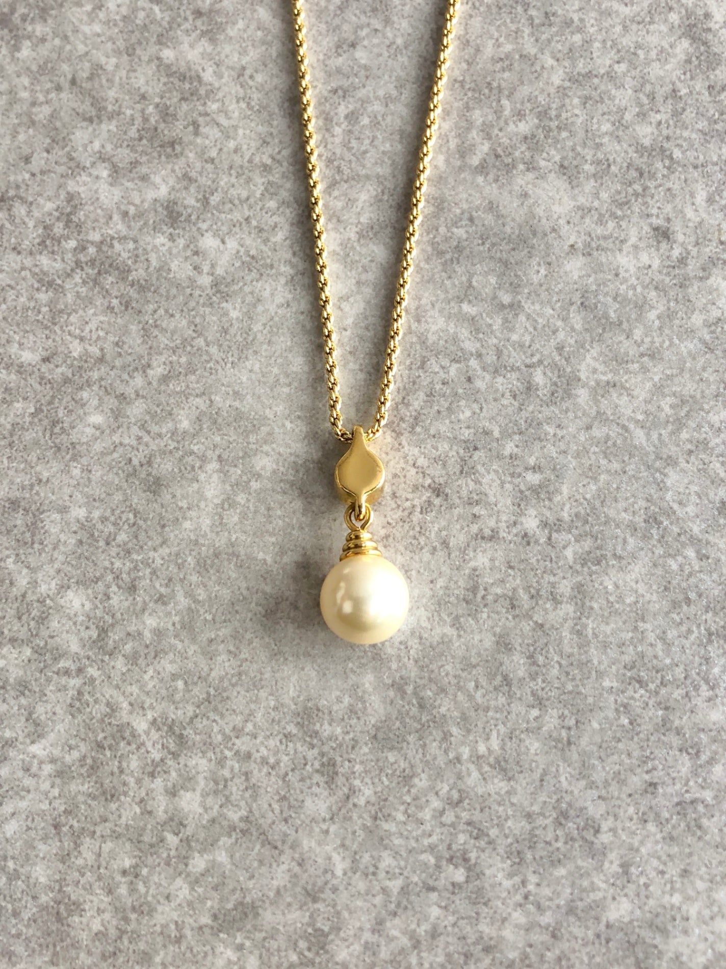 Christian Dior Necklace Gold Vintage f5euhf