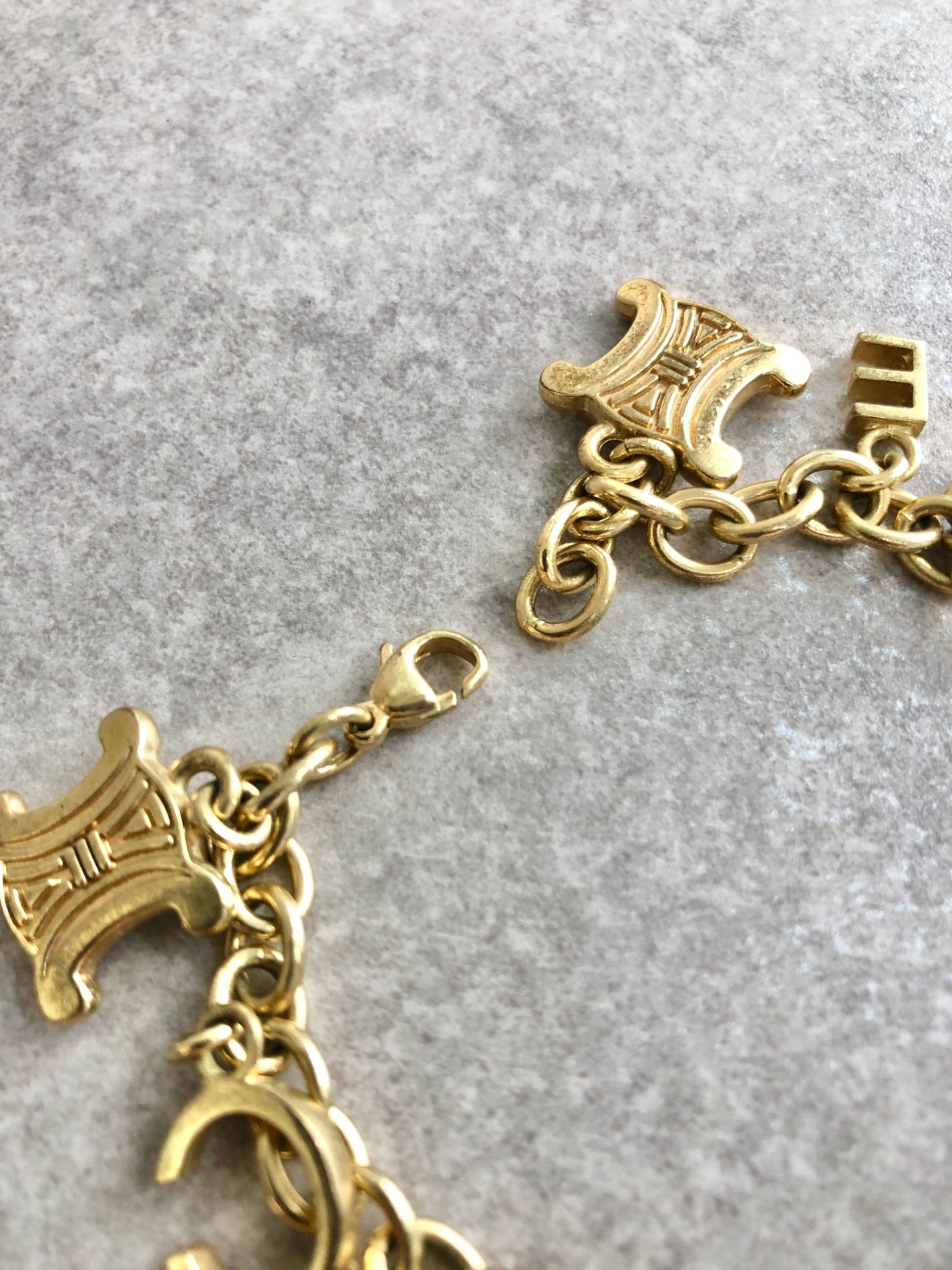 CELINE Blason Bracelet Gold Vintage 3zjt5y