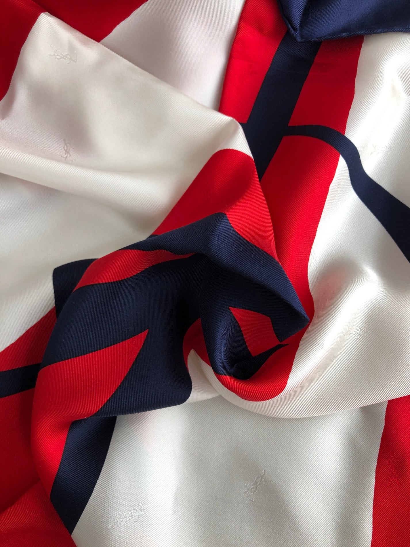 Yves Saint Laurent YSL Logo Silk Scarf Navy×Red Vintage 8bb6cj