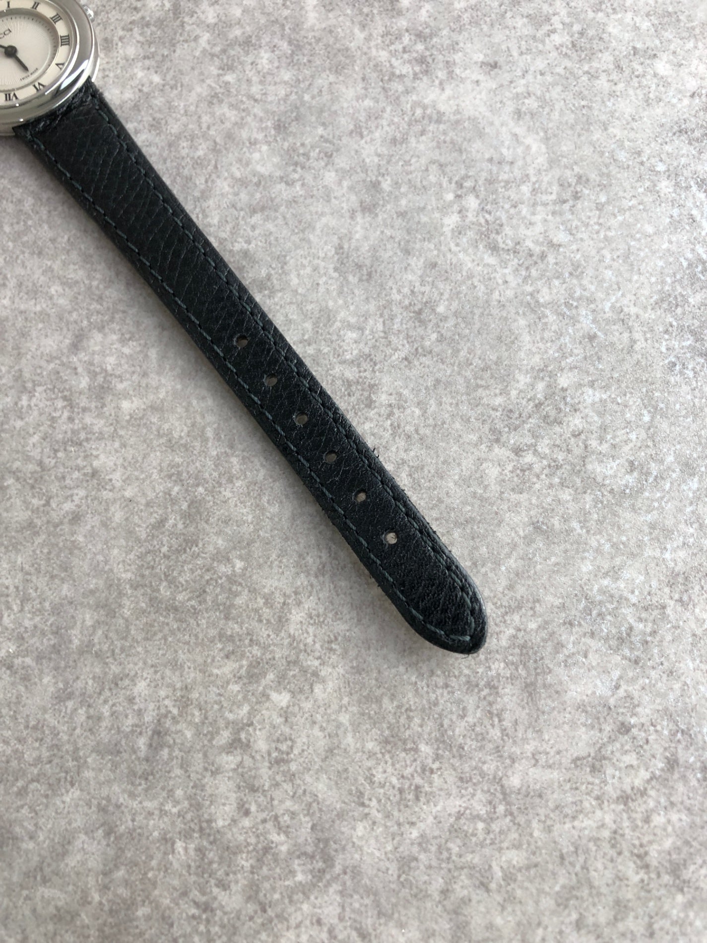 GUCCI Logo Quartz Watch Silver×Black Vintage jfpy7r