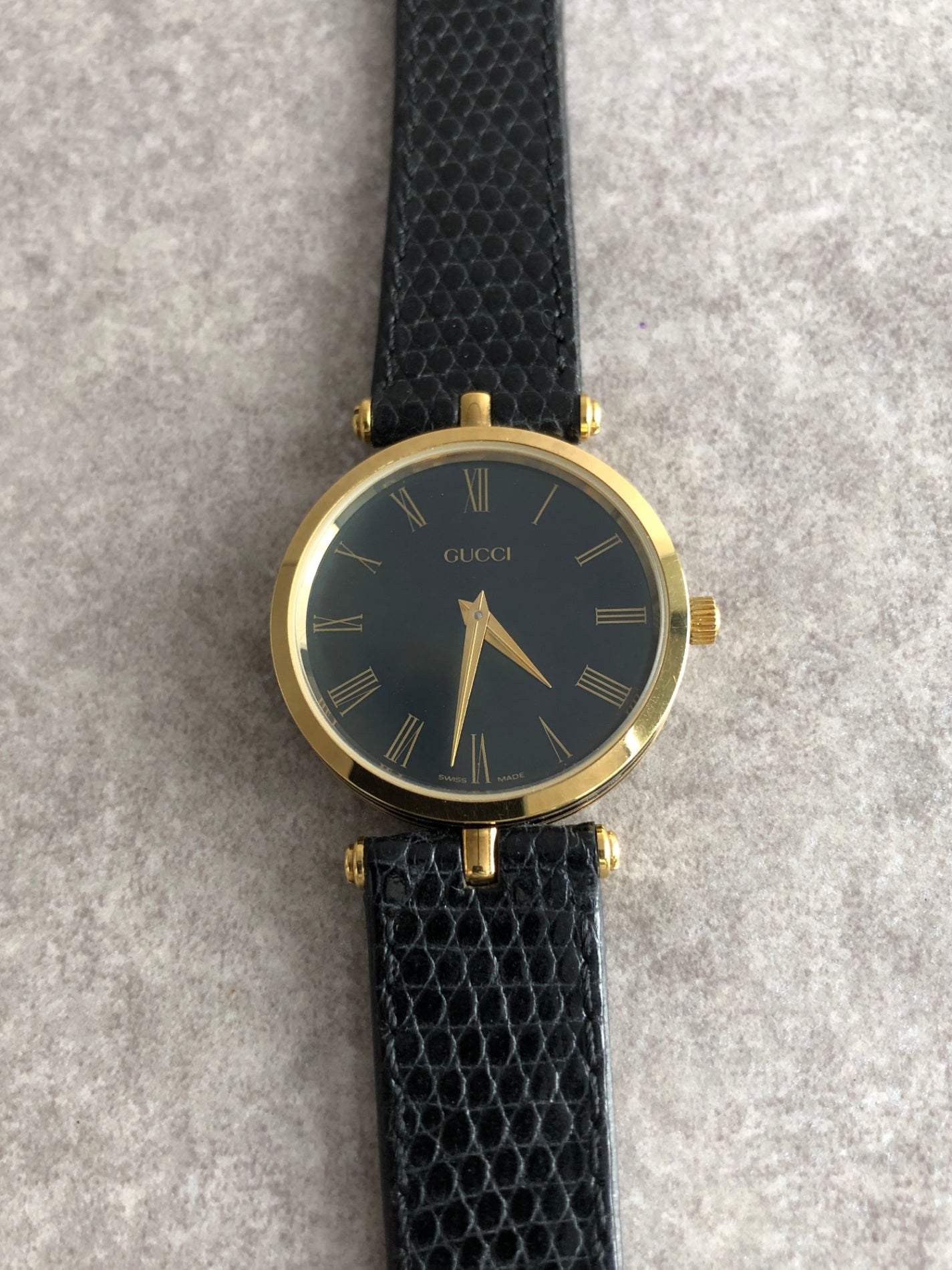 GUCCI ブラック ゴールド 時計 ボックス付き　非稼働品 GUCCI Logo Watch Gold×Black Vintage 5nk33w – VintageShop solo