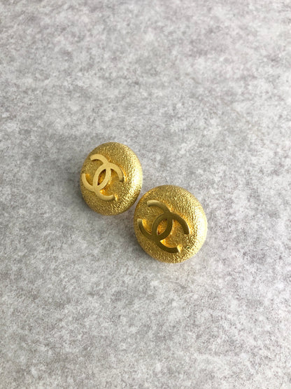 CHANEL Coco Mark   Earrings Gold Vintage sciwvb