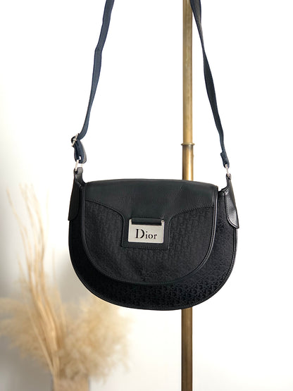 Christian Dior Logo Street Chic Round Shoulder bag Black Vintage 2uh3b5