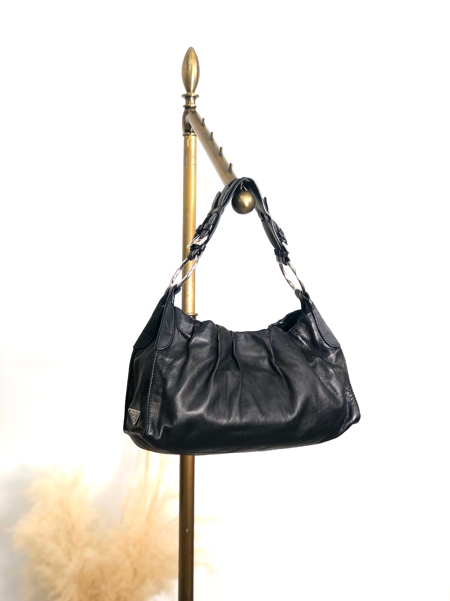 PRADA 三角形標誌單肩包 Hobobag 黑色復古 bs6gm7
