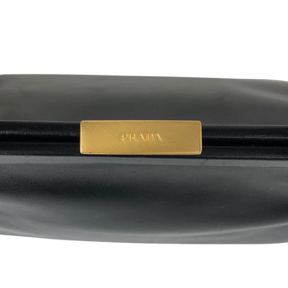 PRADA Logo Embossed Metal Clasp Handbag Black Vintage x7p3fx