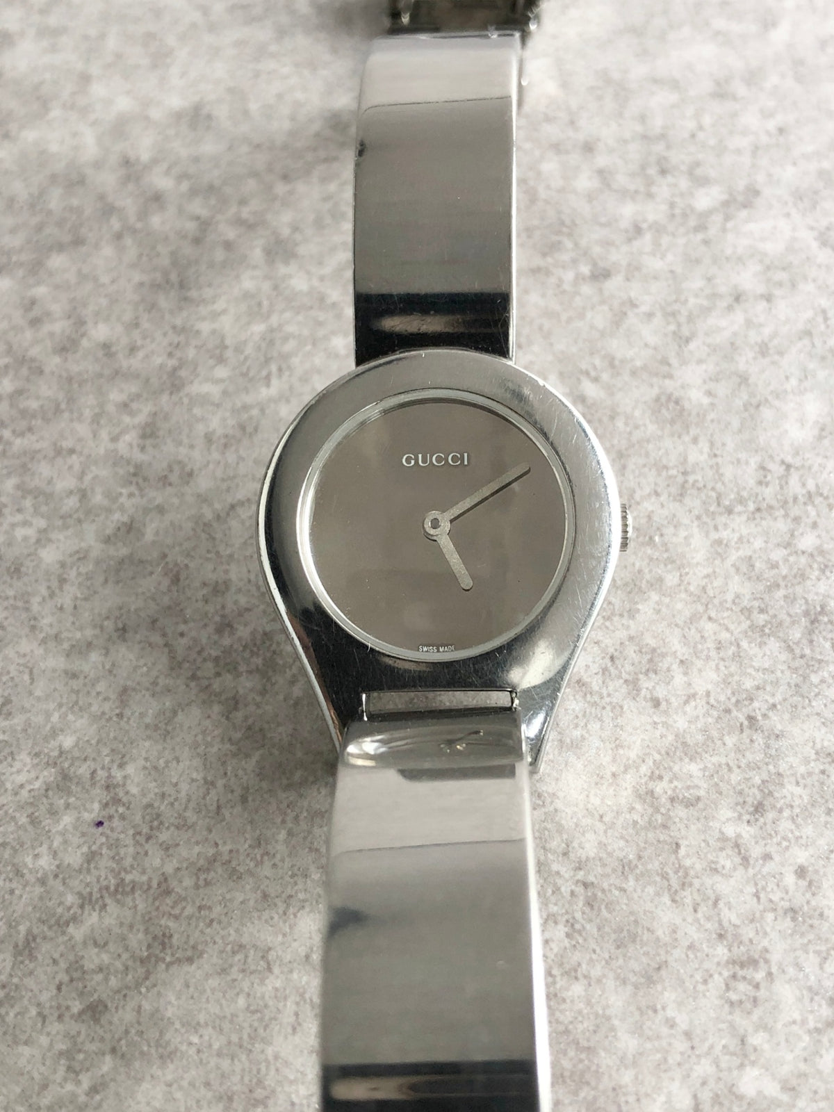 GUCCI Logo Quartz Watch Silver 6700L Vintage 28ufd2