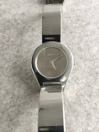 GUCCI Logo Quartz Watch Silver 6700L Vintage 28ufd2