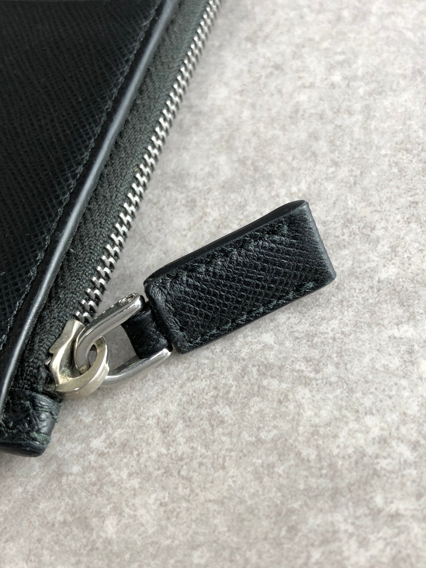 PRADA Logo Embossed Coin Purse Black Vintage ui5iej