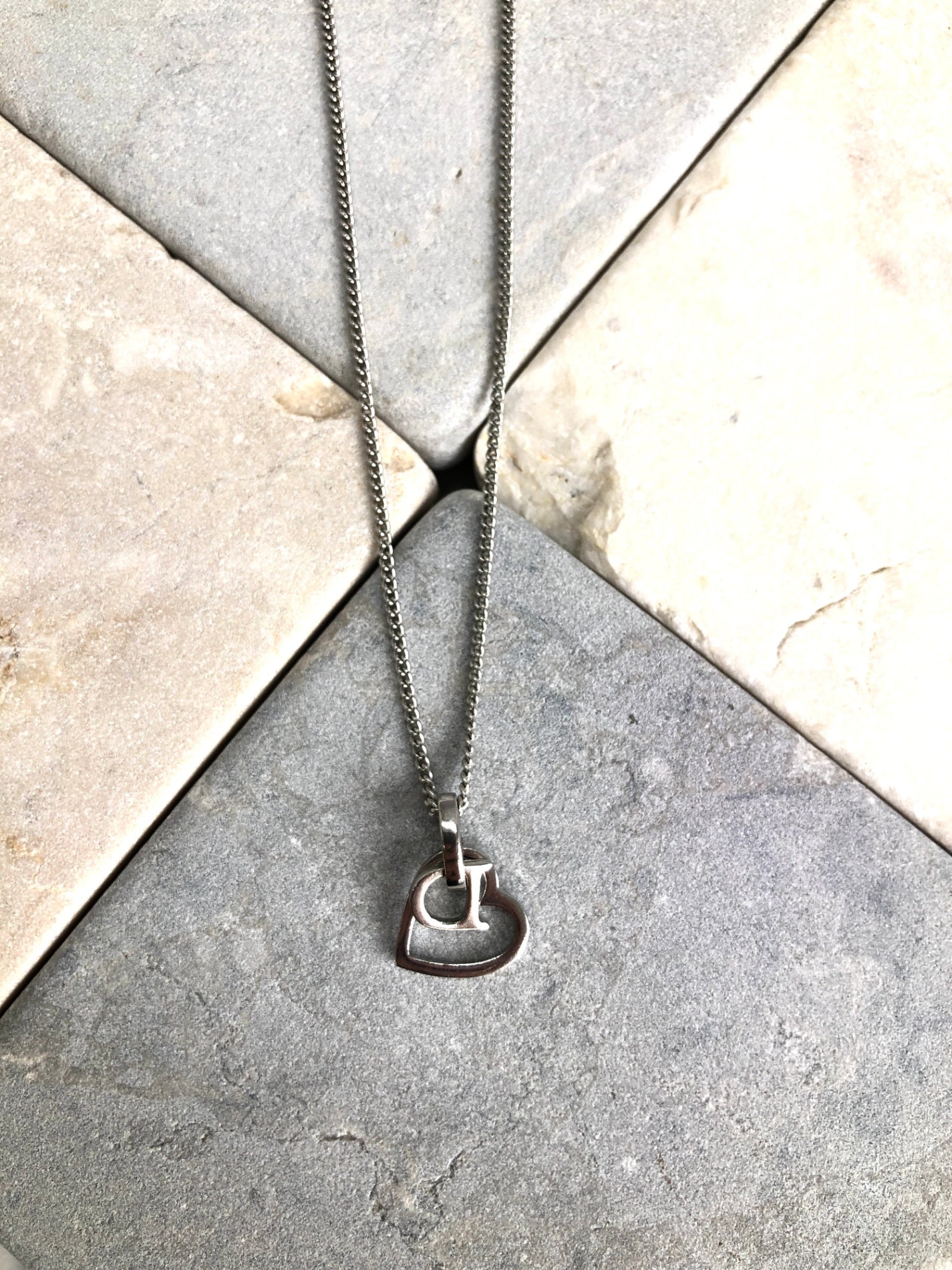 Christian Dior D Logo Heart Necklace Silver Vintage n2xugm