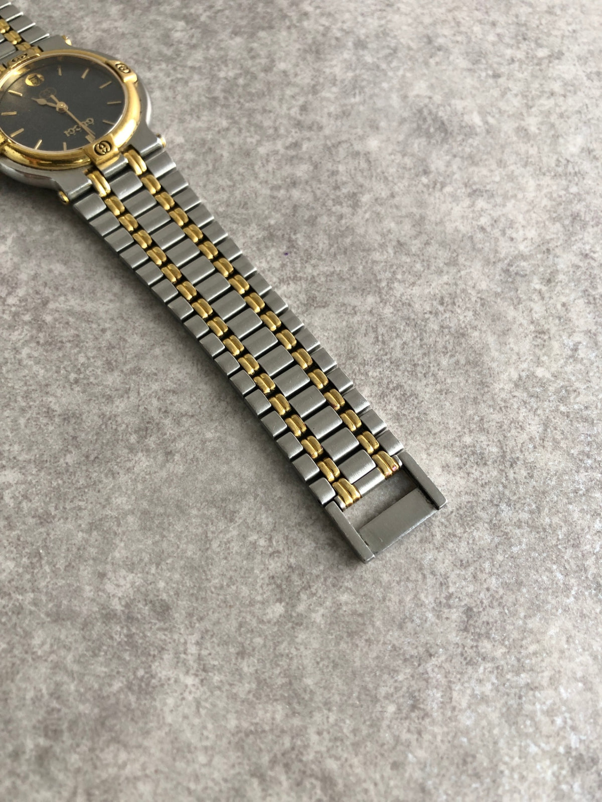 GUCCI Logo Quartz Watch Silver×Gold 9000M Vintage tr37i6