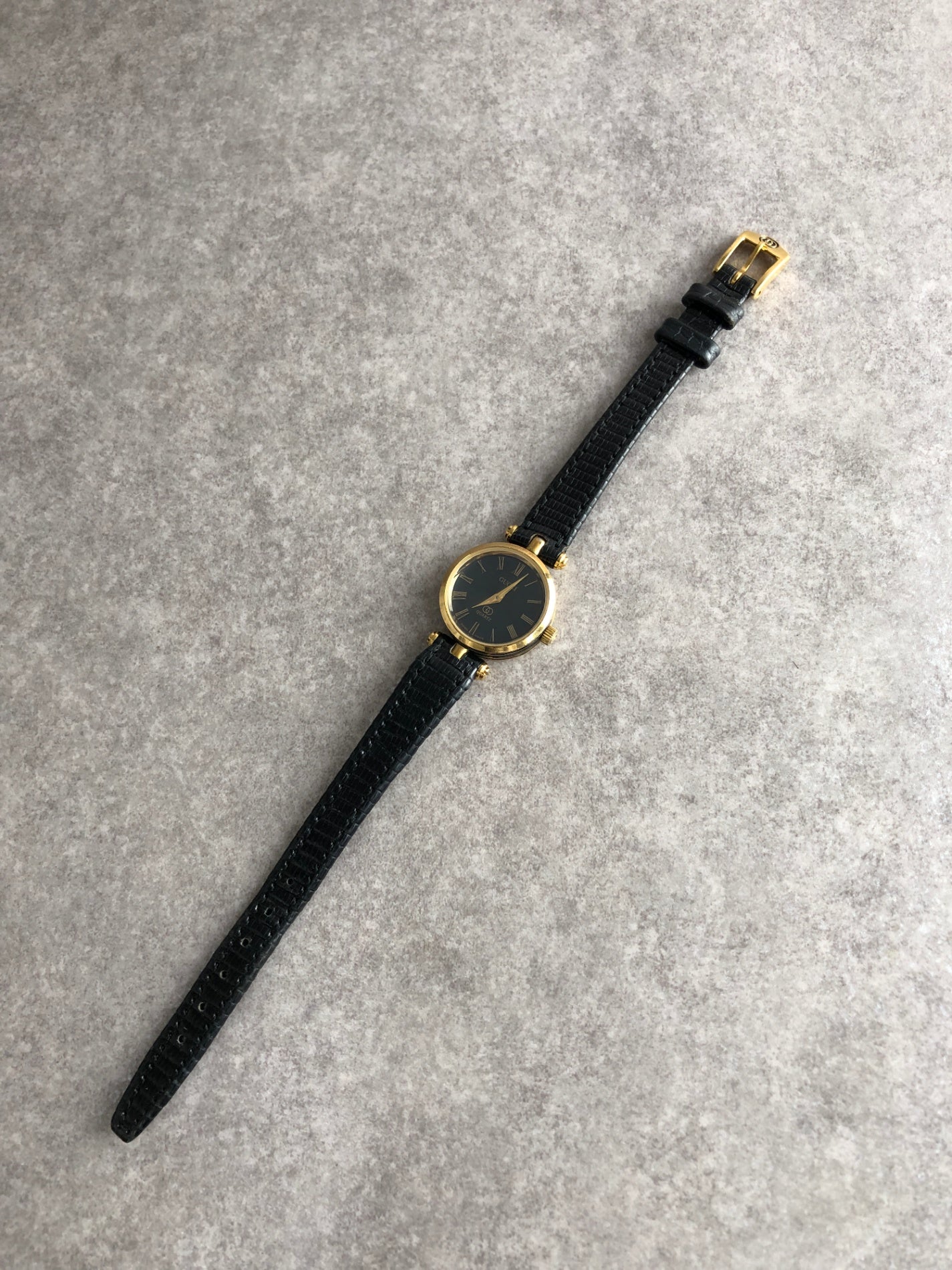 GUCCI Logo Watch Black×Gold Vintage 5b3ugy