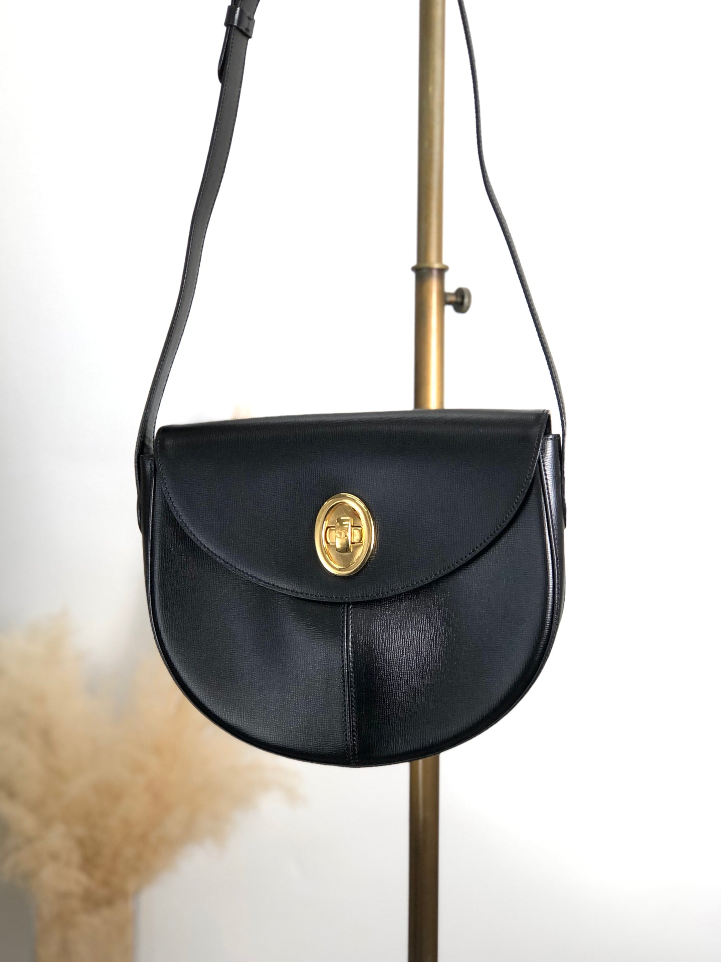 Christian Dior CD Logo Turn Lock Shoulder bag Black Vintage wnak6u