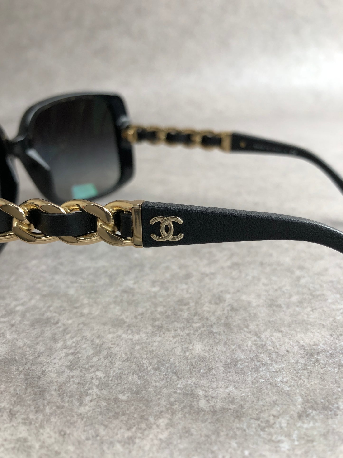 CHANEL Coco Mark Sunglasses Black 5208Q Vintage zxav3n
