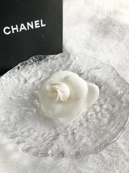 CHANEL Brooch White Vintage 7m3fh4