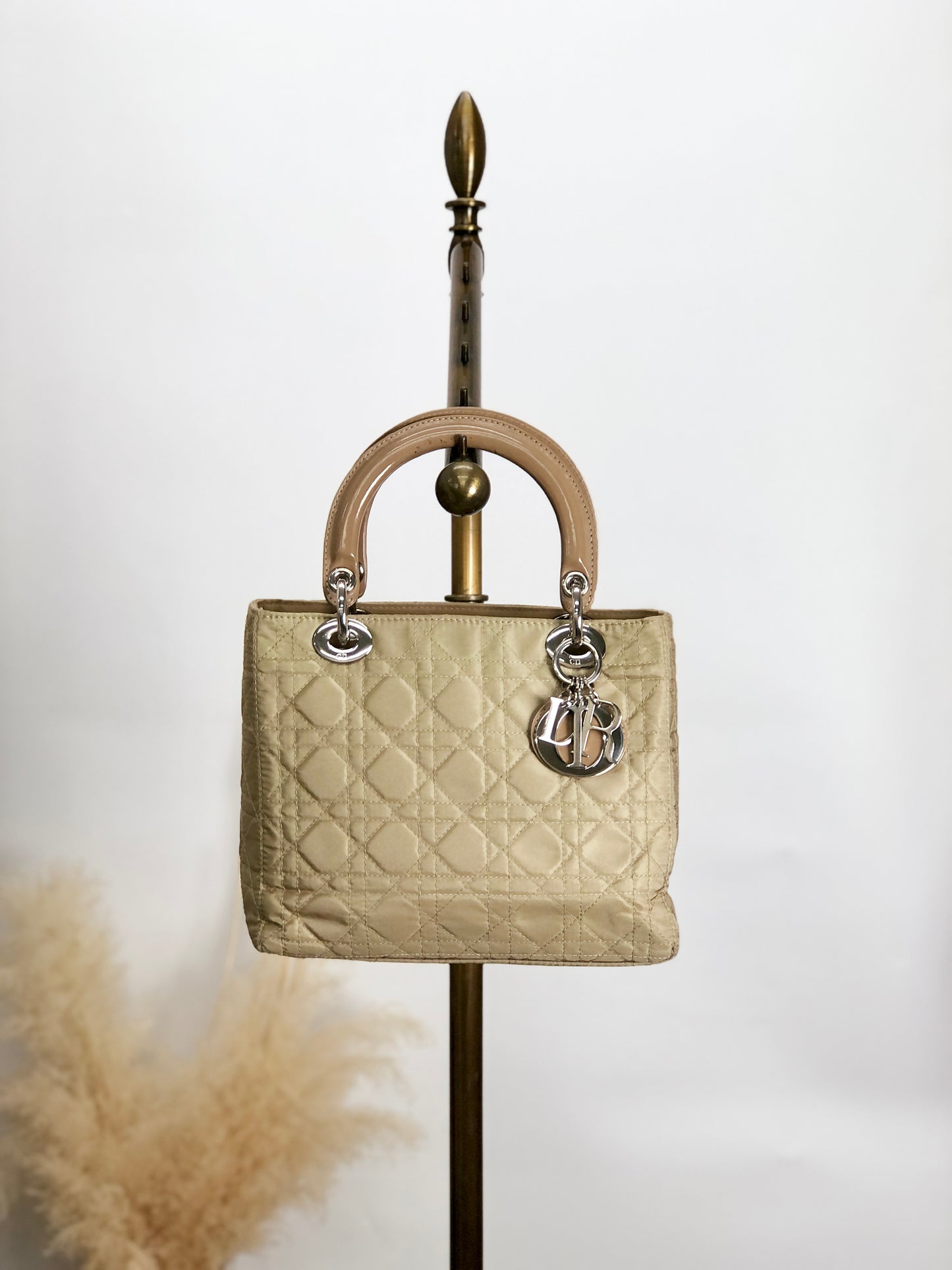 Christian Dior Lady Dior Cannage Logo Charm Handbag Beige Vintage 8h86ku