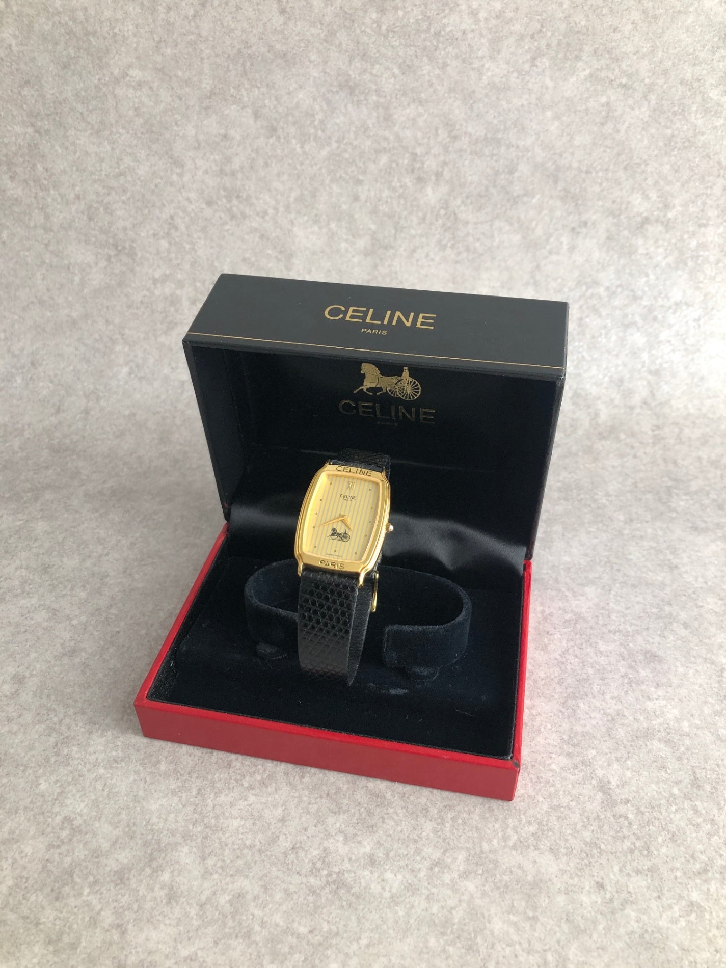 CELINE Horse Carriage Watch Gold×Black Vintage 4c7zjb