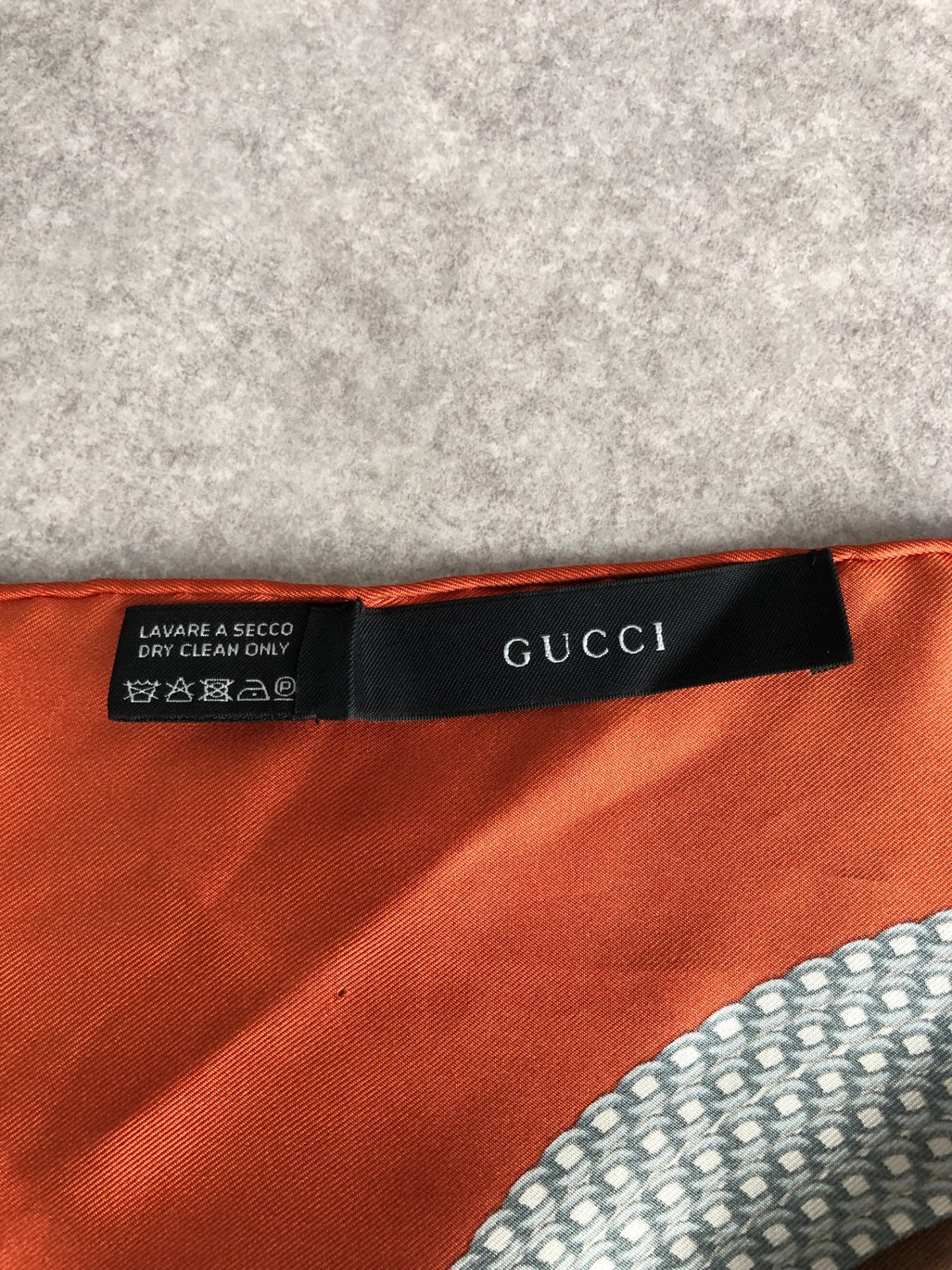 GUCCI Logo Scarf Beige Vintage 7sbgn3