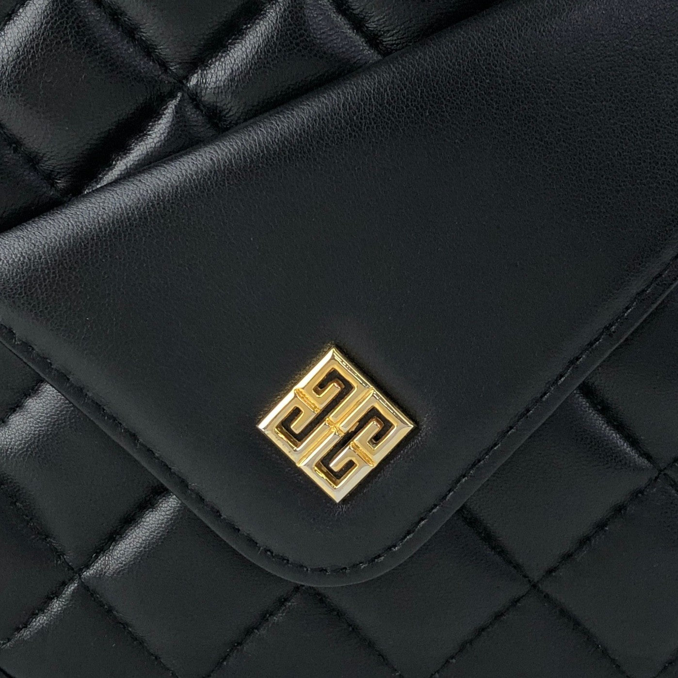GIVENCHY Logo Chain Shoulder bag Black Vintage nrau2r