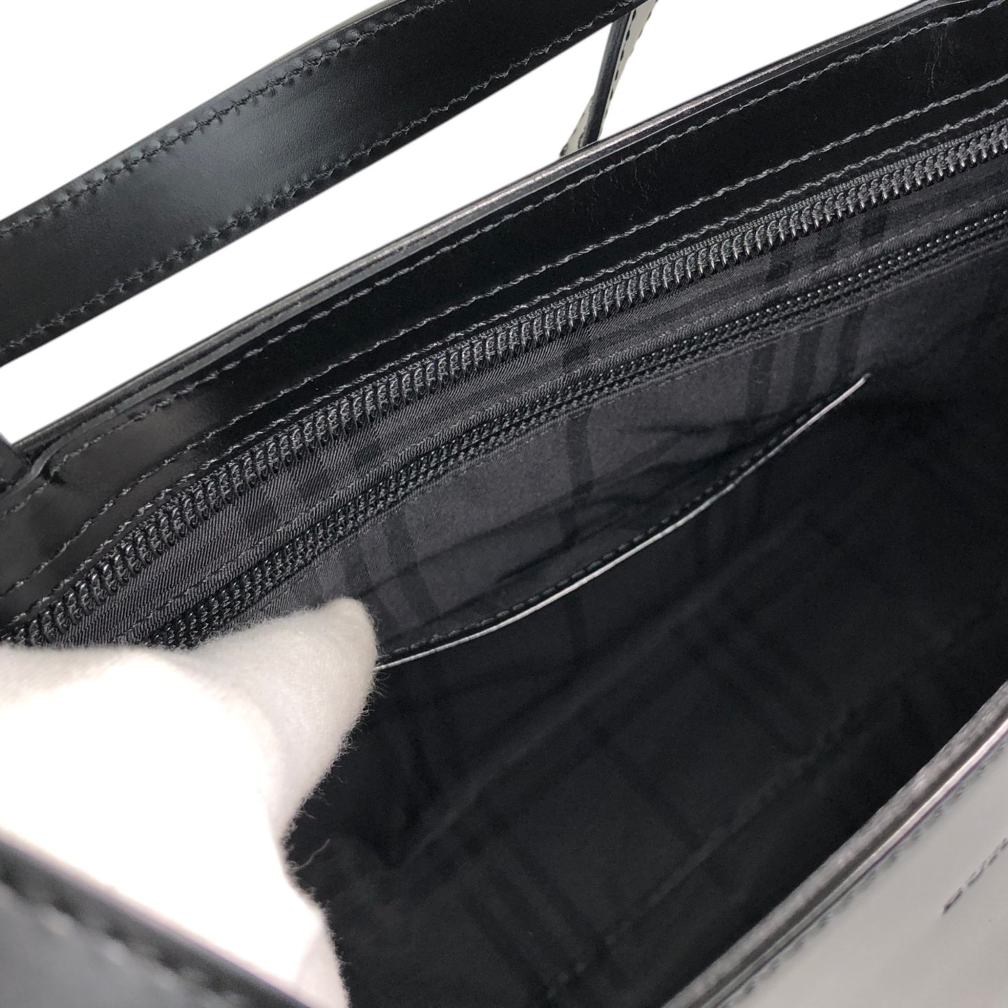 BURBERRY Logo Embossed Handbag Totebag Black Vintage 7vx6m6