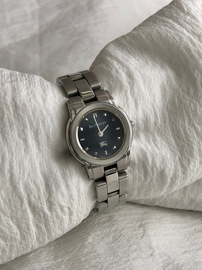 BURBERRY Logo Watch Silver 5421-H11411 Vintage 38ehpt