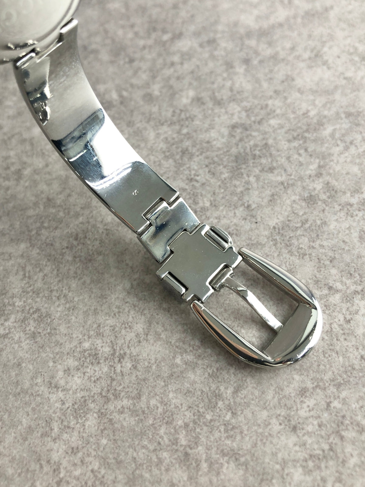 GUCCI Logo Quartz Watch Silver 6700L Vintage ypagh4