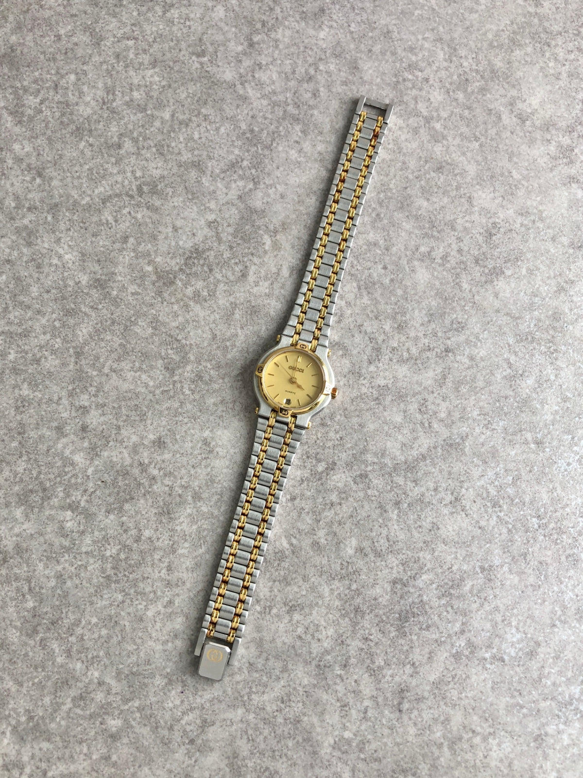 GUCCI Logo Quartz Watch Gold×Silver 9000L Vintage hsae4p