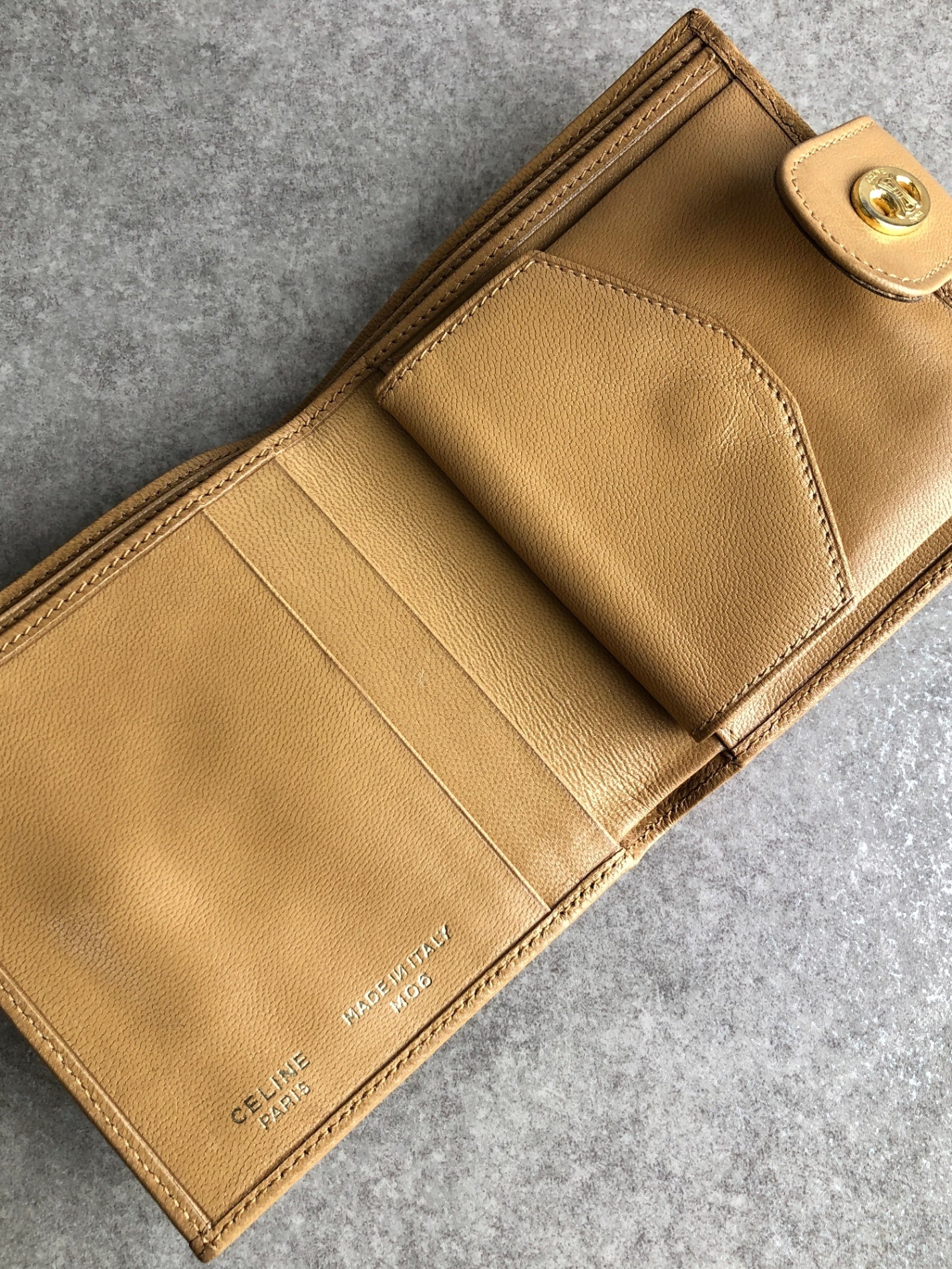 CELINE Blason Folded Wallet Camel Vintage yh355a