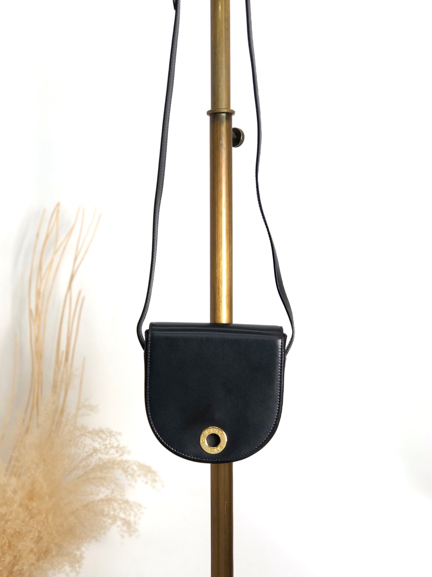 CELINE Circle Logo Small Shoulder bag Black Vintage va5bp4