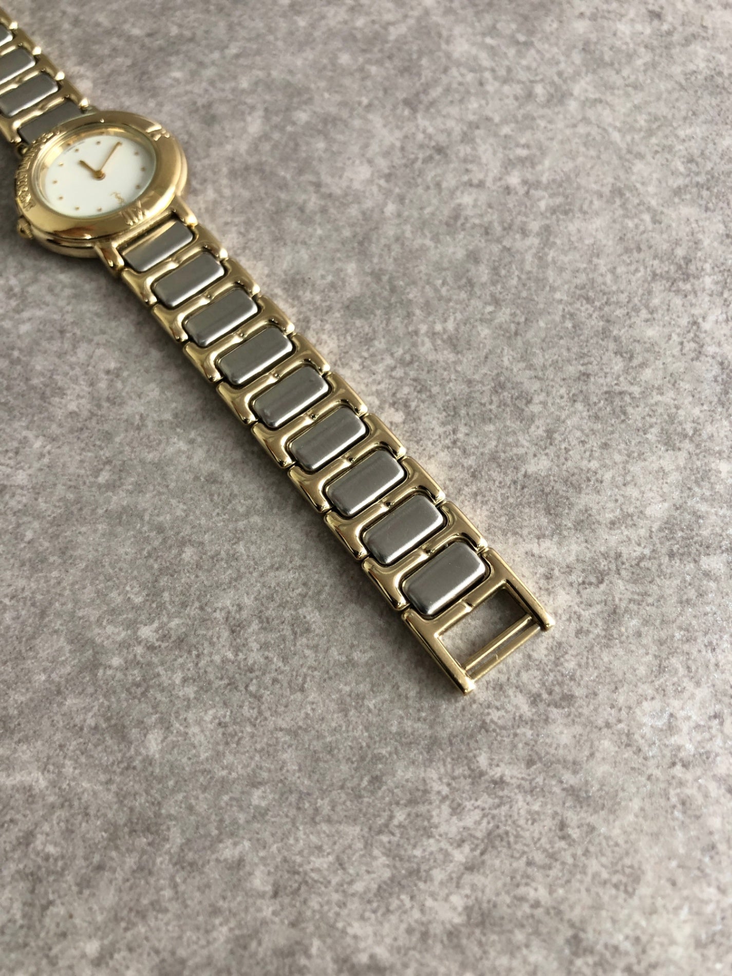 Yves Saint Laurent YSL Logo Quartz Watch Gold 2200-229789 Y
