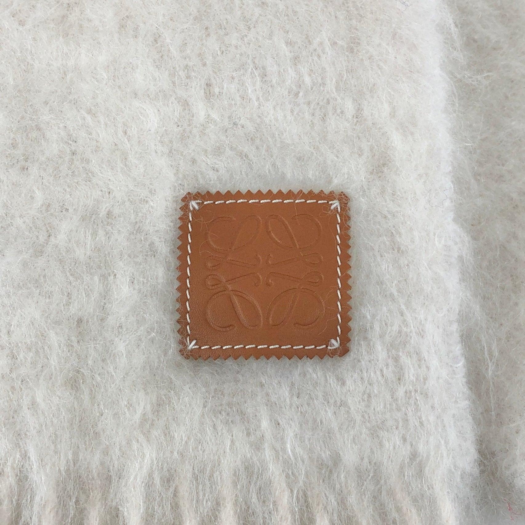 LOEWE Anagram Scarf White Vintage pp8xvk – VintageShop solo