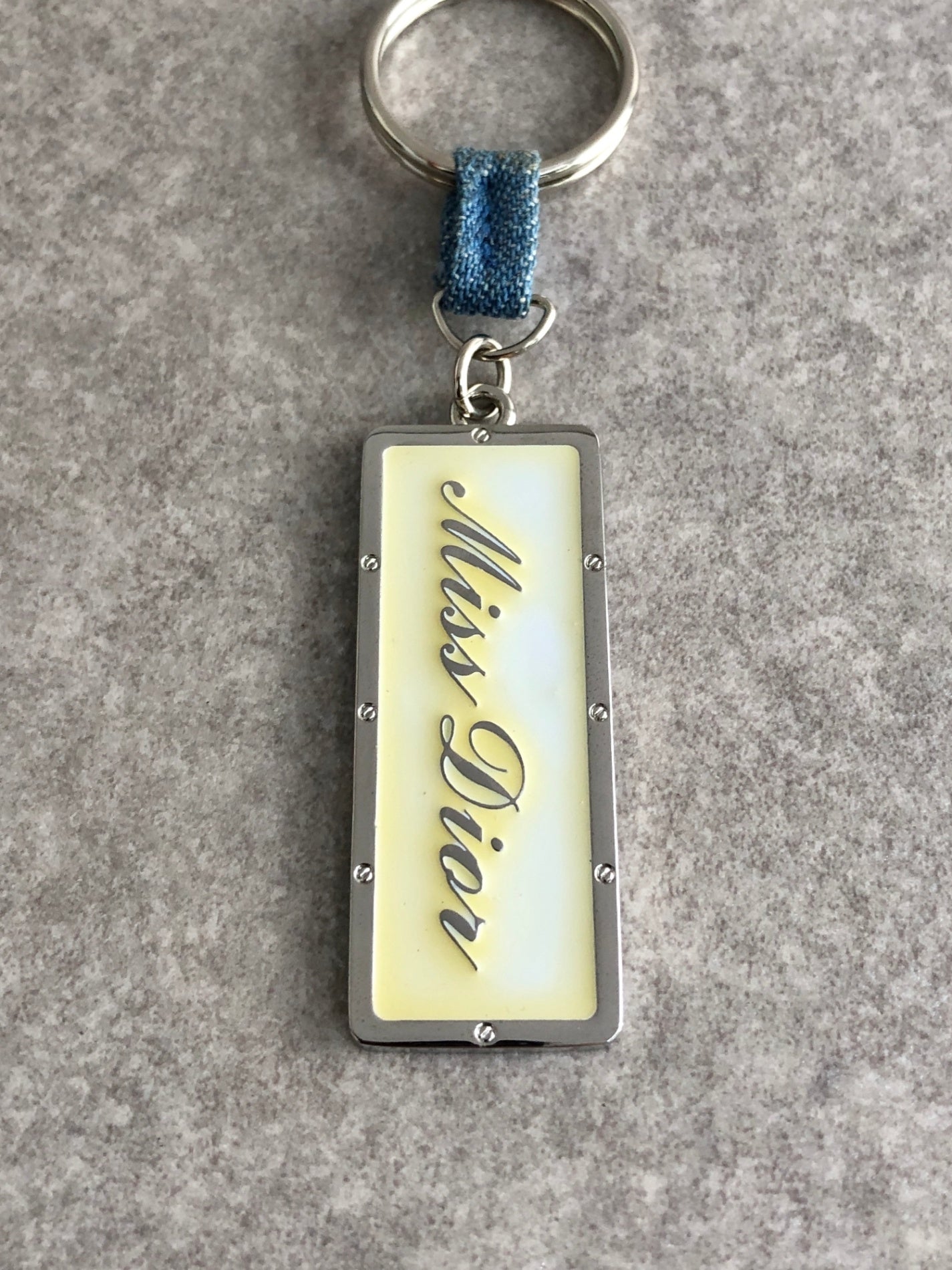 Christian Dior Logo Charm Beige MISS Dior Vintage c3xifw