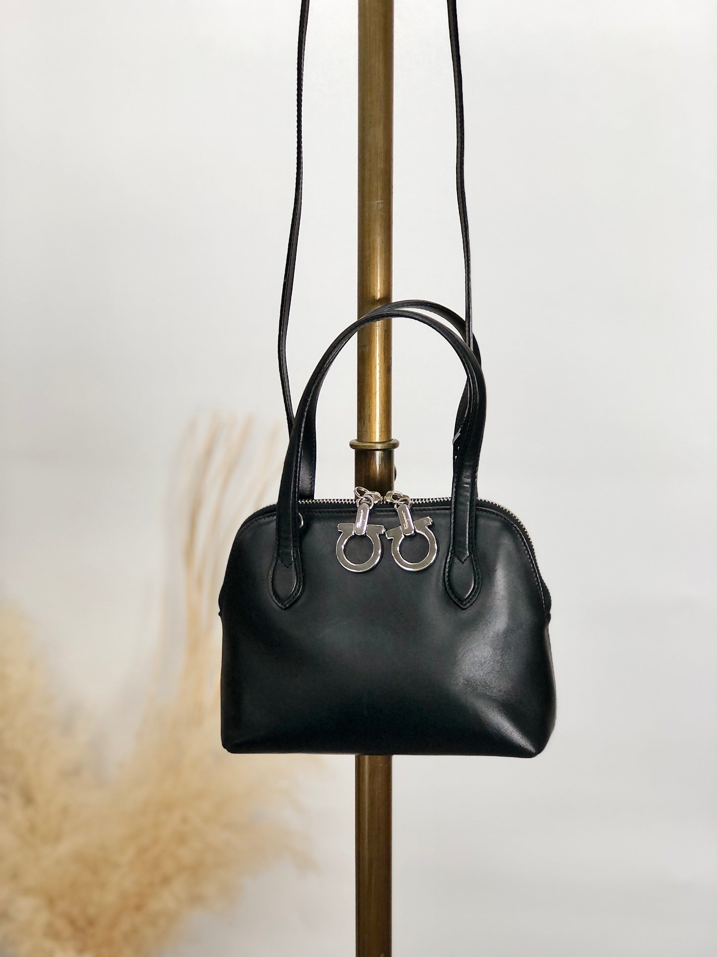 Salvatore Ferragamo Charm Two-way Handbag Shoulder bag Black Vintage jww5vi
