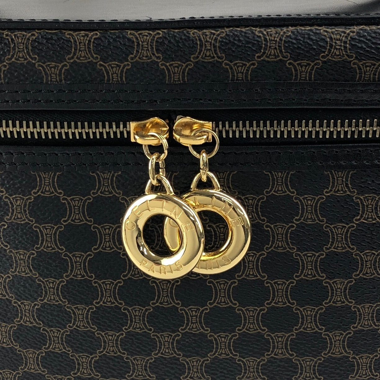 CELINE Macadam Circle Charm Two-way Handbag Shoulder bag Black Vintage cx8yk3